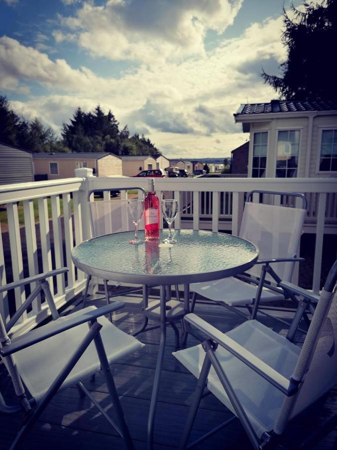 The Kalos Retreat - Hot Tub Lodge With Free 18 Hole Golf Course Swarland Esterno foto