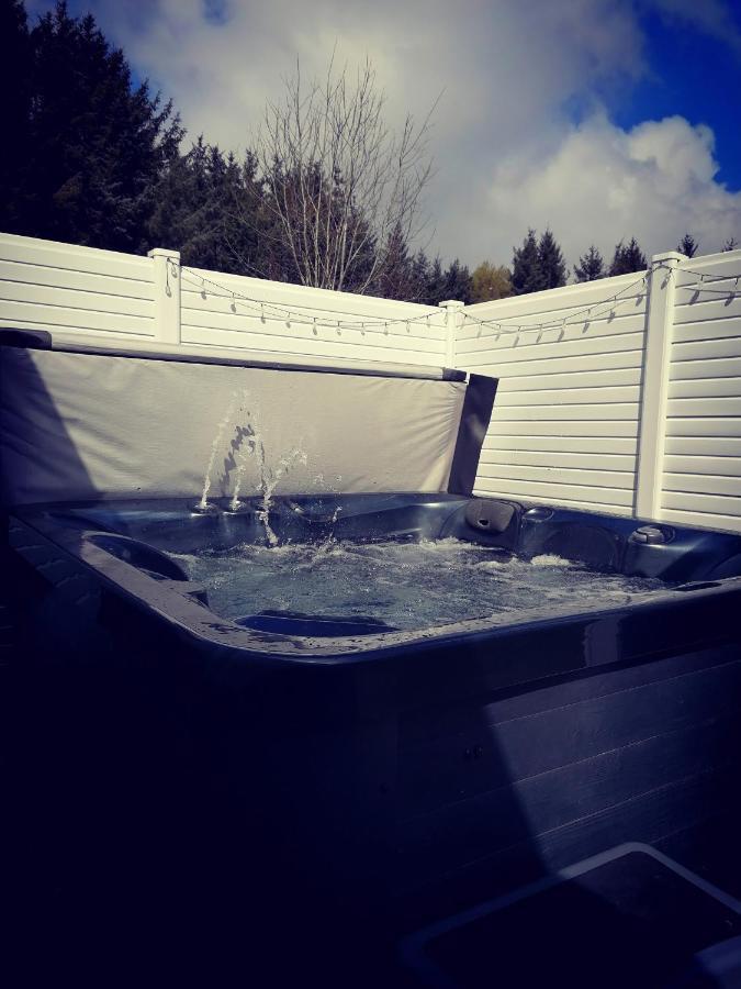 The Kalos Retreat - Hot Tub Lodge With Free 18 Hole Golf Course Swarland Esterno foto