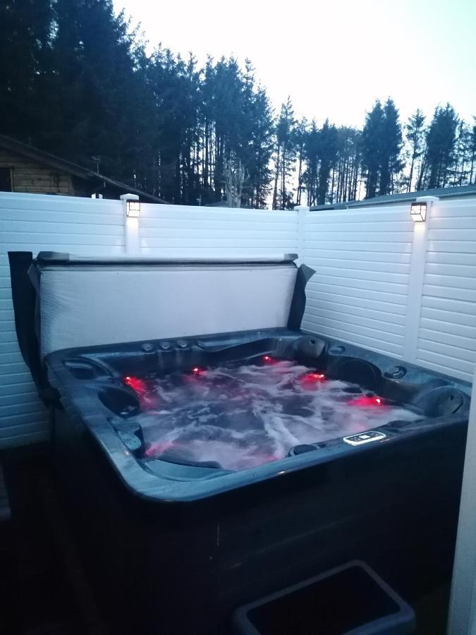 The Kalos Retreat - Hot Tub Lodge With Free 18 Hole Golf Course Swarland Esterno foto